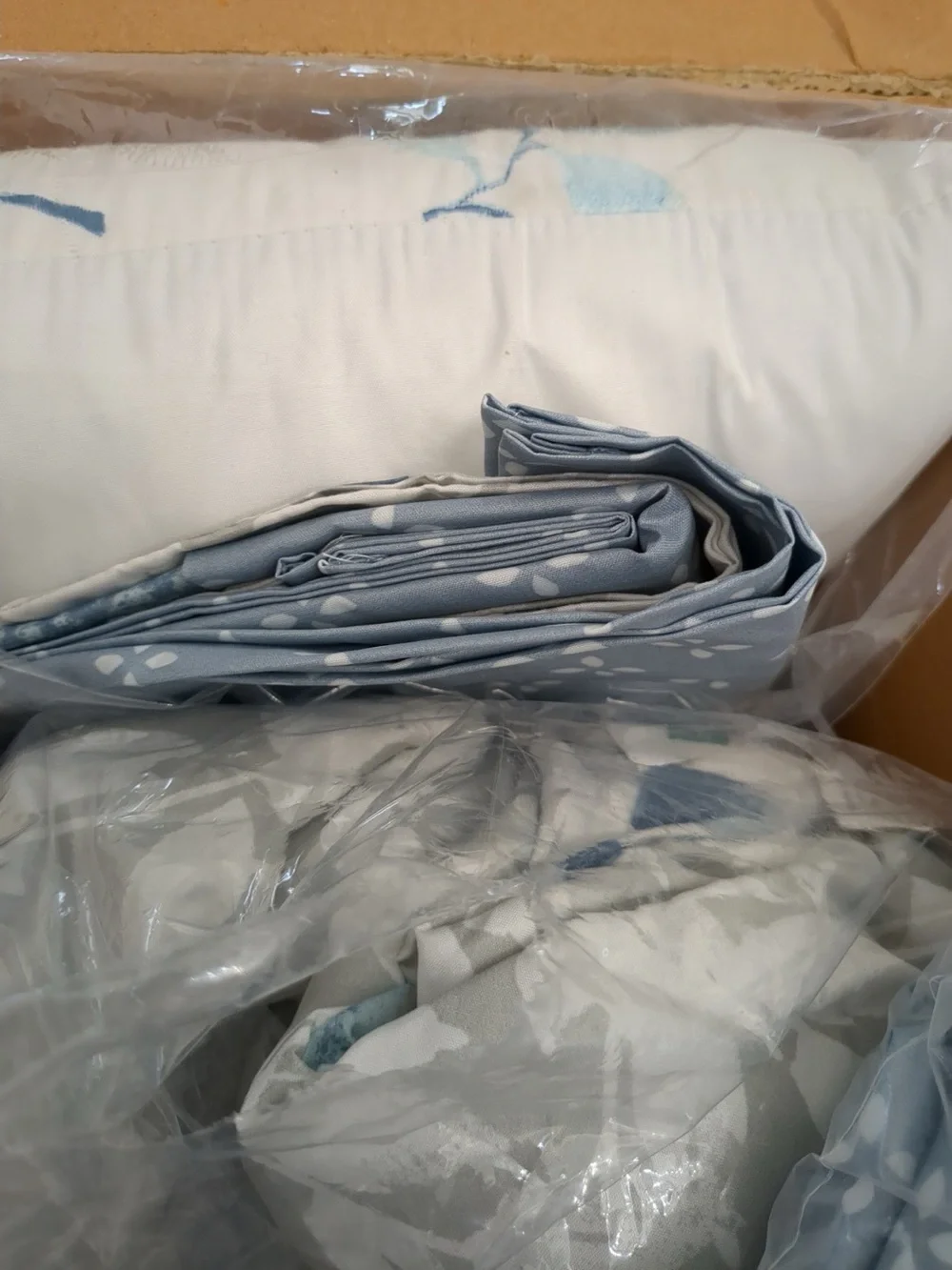 Madison Park Essentials Cozy Bed in a Bag Reversible Comforter with Sheets Queen